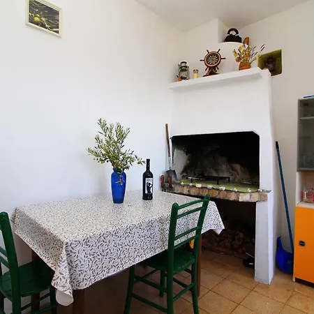 Apartamento Robinson House Biondina - Two Bedroom House With Terrace And Sea View Blato (Korcula)